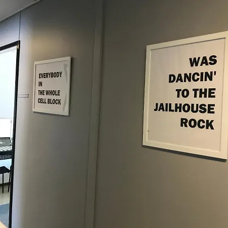 ホテル Jailhouse *